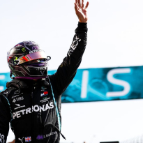 Hamilton goes through pain barrier to break Schumacher's F1 win record