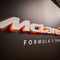 McLaren star signs for rival F1 team in official announcement